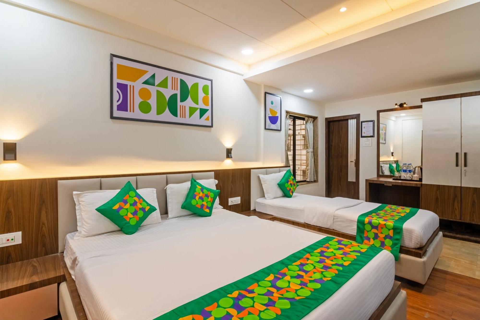 Treebo Petals Banquet & Suites - Calcutta Extérieur photo