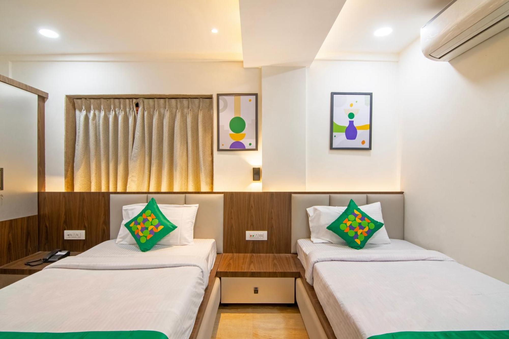 Treebo Petals Banquet & Suites - Calcutta Extérieur photo