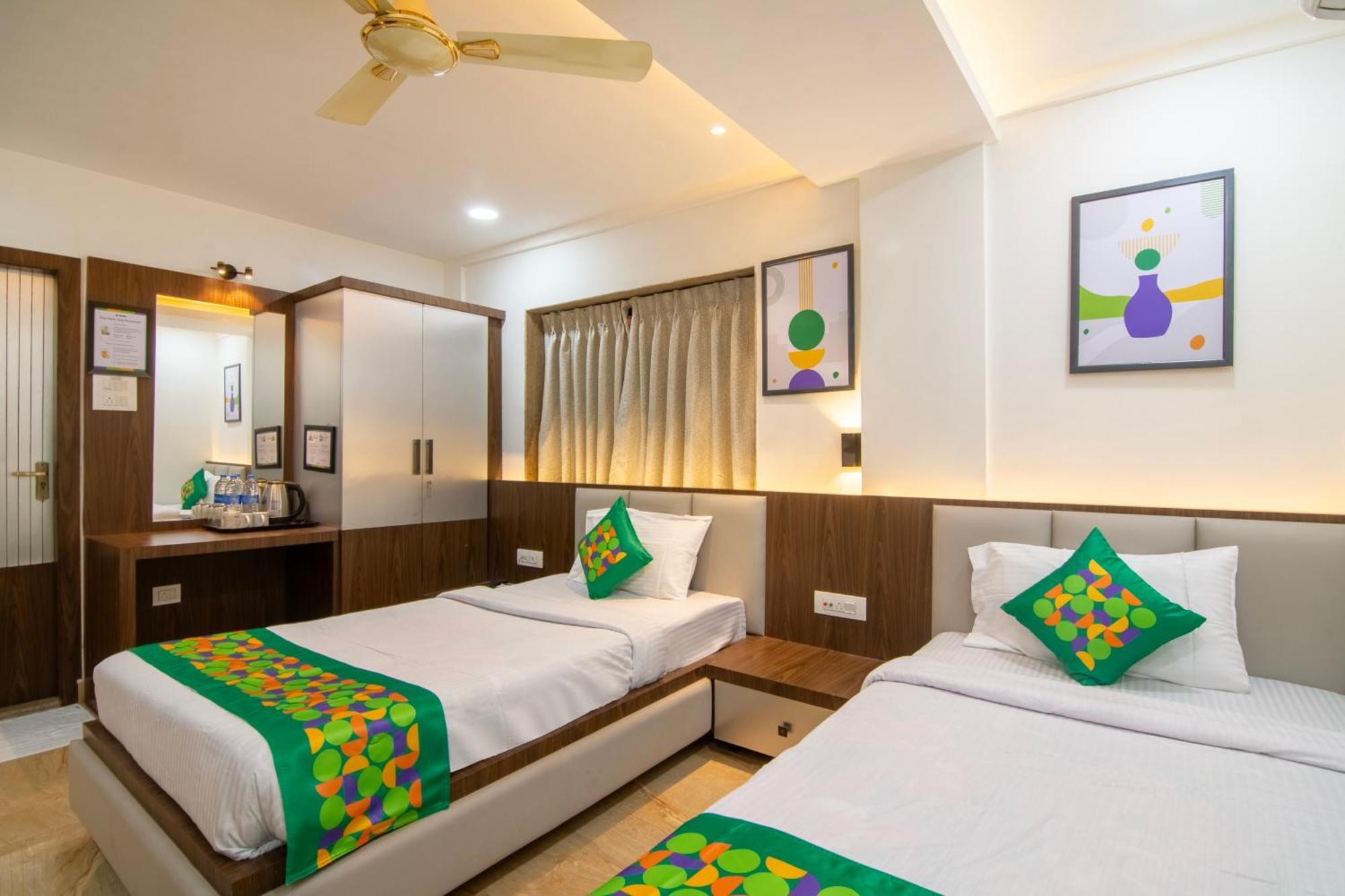 Treebo Petals Banquet & Suites - Calcutta Extérieur photo