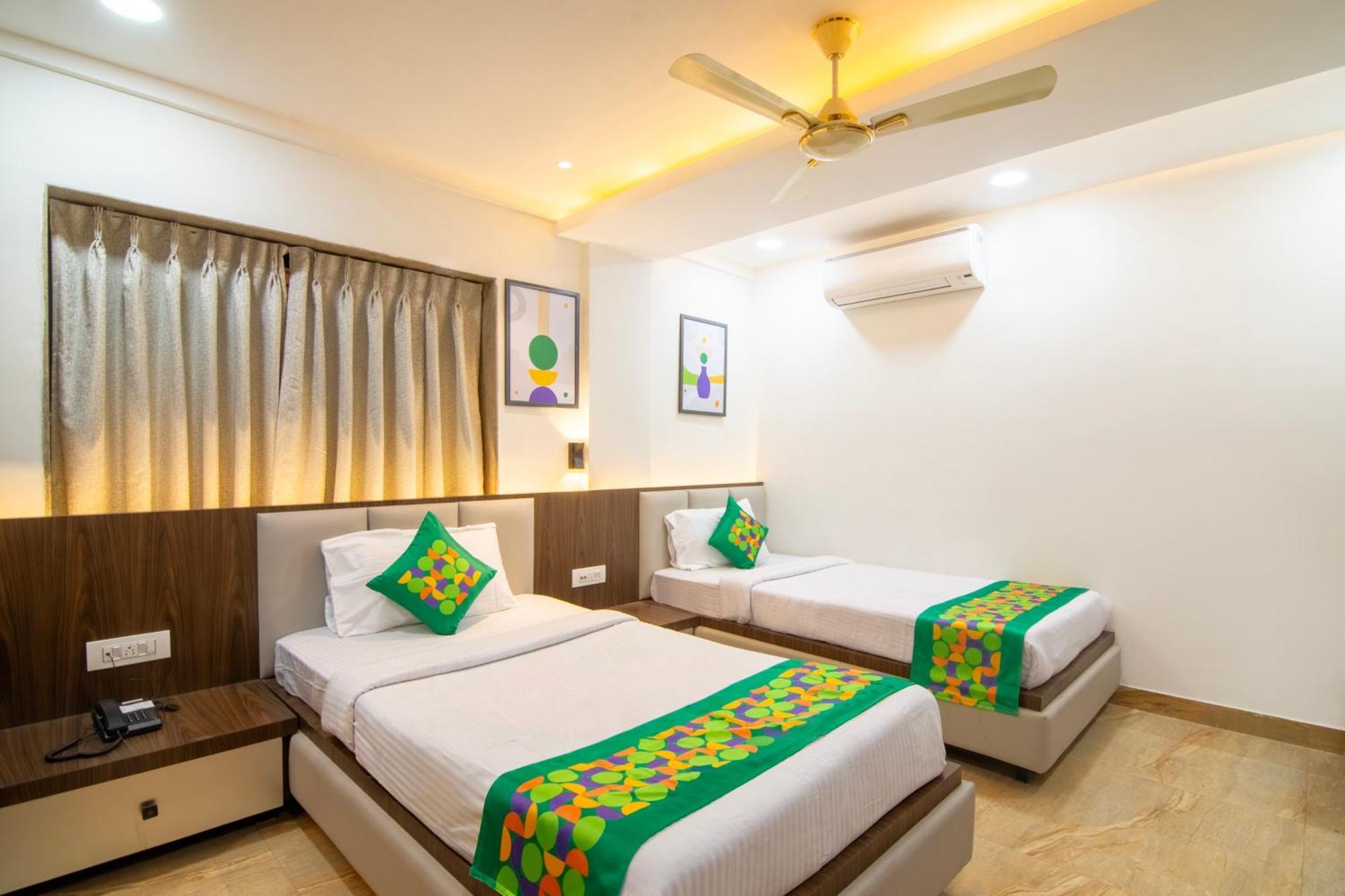 Treebo Petals Banquet & Suites - Calcutta Extérieur photo